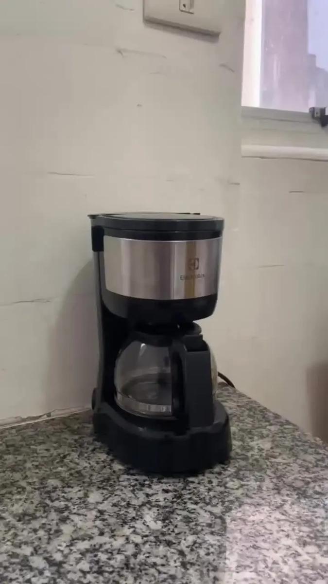 Cafeteira Elétrica Electrolux Inox Filtro Permanente 600ml ECM10