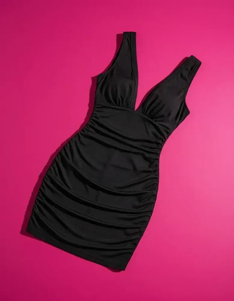 Vestido Curto Ajustado Decote V Profundo Bodycon Sexy Festa Preto